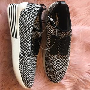 Kendall & Kylie Woman’s Shoes